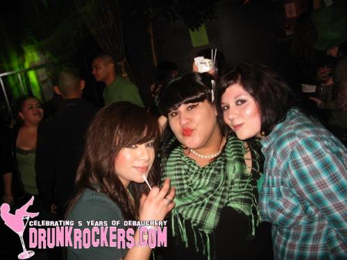 more duckface from the clubs of los angeles, courtesy of drunkrockers.com
