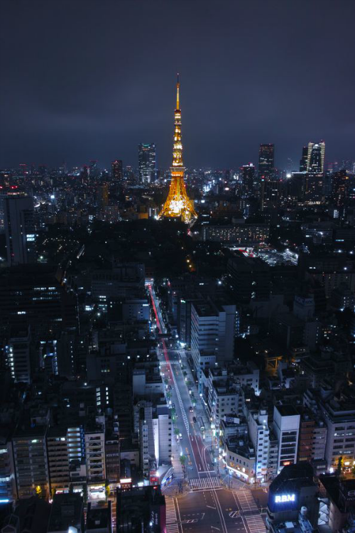 ilaurens: The road to the Tokyo tower - By: kimito_k