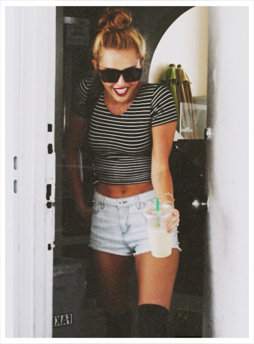 kkilladizzy: Queen Miley Cyrus ♕ | via Tumblr on @weheartit.com - https://whrt.it/ZLq67D 