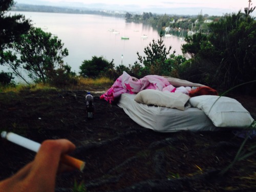 perfect-in-imperfection: mic-righteous: 3-sum: okay so a friend and i decided to carry a mattress, 4 blankets, 3 pillows and a bag of alcohol to a cliff, we were drunk and high. all we wanted to do was spend time together and then we fell asleep and i woke up to this. Fuuuck I want to do this so bad Okay so now I have another thing I need to do this summer INSTAGRAM