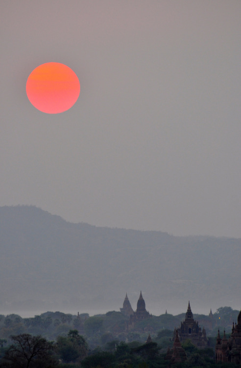 methexys: Bagan au crépuscule (by arembl (busy)) 