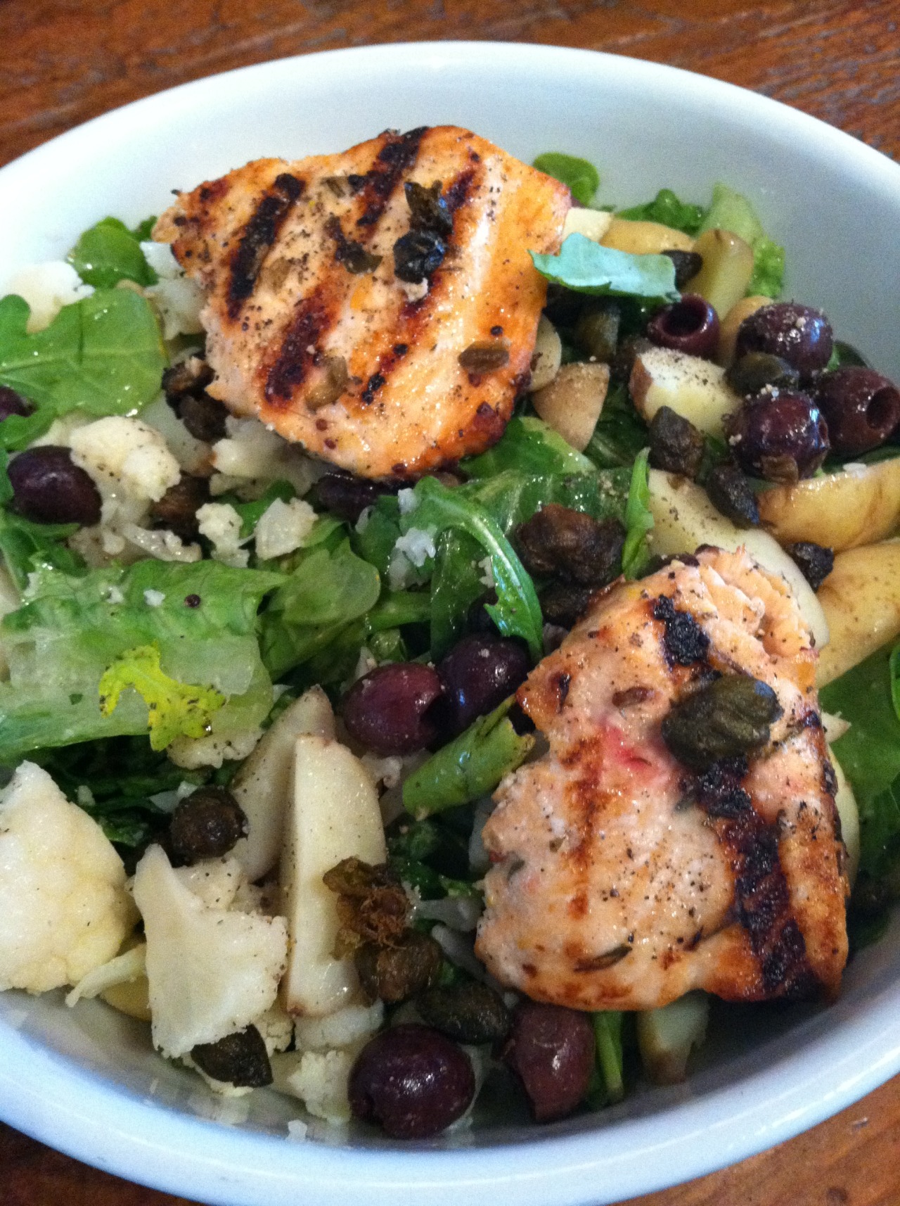 foodpornpony :Declicious Salmon Salad from Four Cafe 