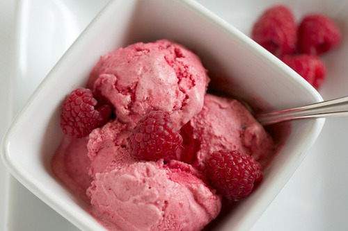 prettygirlfood: Raspberry Ice Cream 