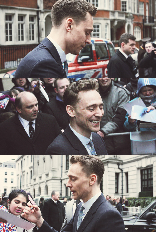  Tom Hiddleston at Jameson Empire Awards 2013 [x] 