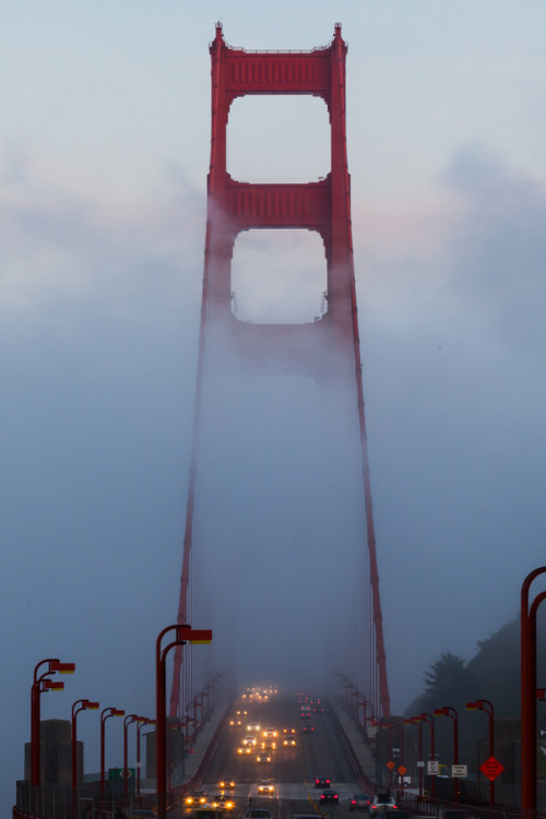 c1tylight5: Golden Gate in the Fog | Putt Sakdhnagool