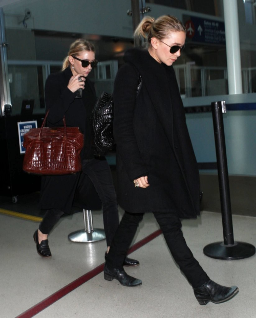 celebstarlets: 11/14/13 - Mary-Kate + Ashley Olsen at LAX Airport. 
