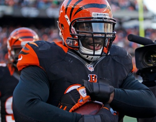 Carlos Dunlap and the Bengals have reportedly agreed to a six-year contract extension. (USATSI)