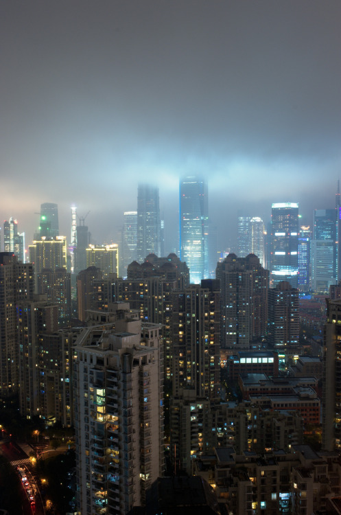 ethertune: Rain on the city (By Trois-Verres) 