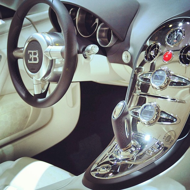 visualvixen: Bugatti Interior 