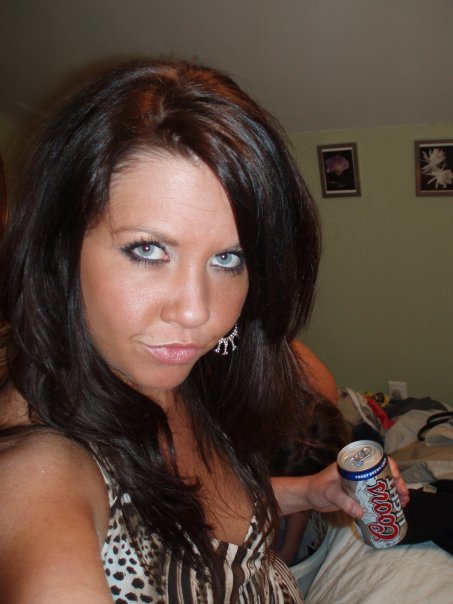 coors light, orange fake tan, whore makeup, and duckface. this one&#8217;s a winner, boys. come &#8216;n&#8217; get her!