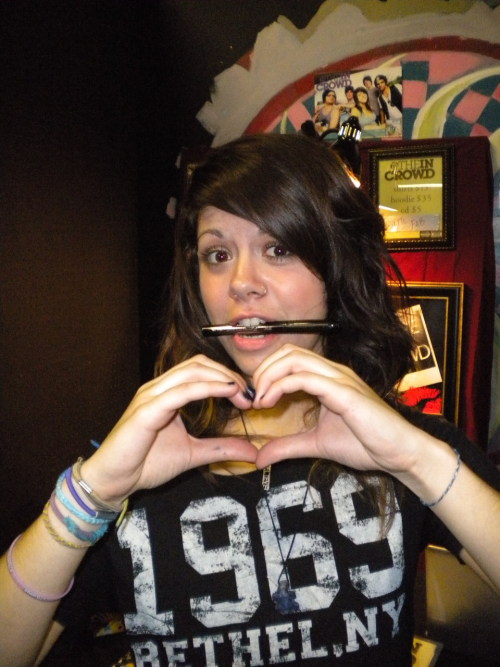 Tay(TayJardine) from We Are The In Crowd(@wearetheincrowd) loving out loud