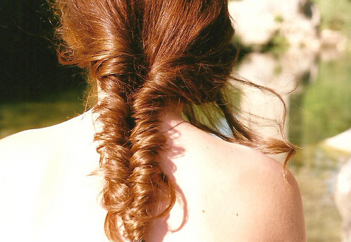 I wish I knew how to fishtail my own hair. Apparently it only works when I do it to others.