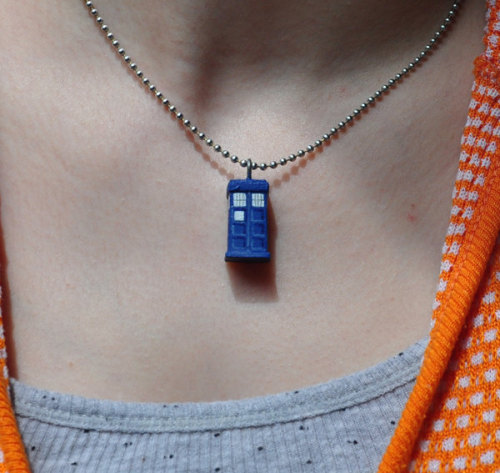 how-come-i: n3rd-swagg3r: Tiny Tardis By TheSistersRuehl WANT 