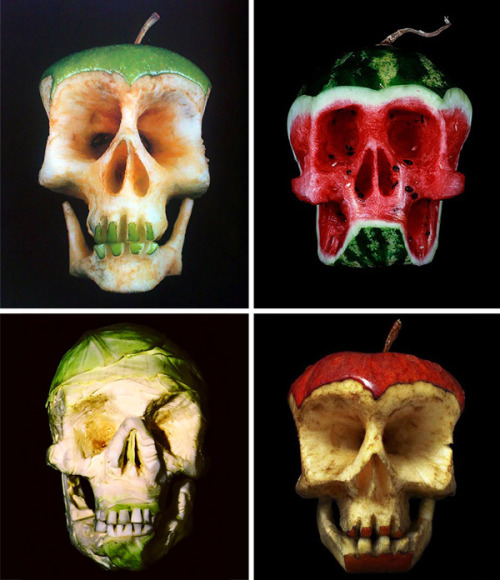 leetakeuchi: Russian artist Dimitri Tsykalov uses fruits to curve carve out impressive and creepy looking skulls. 