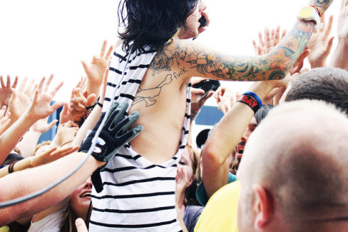 ashleyosborn: Breathe Carolina on Flickr. I just took this photo and completely revamped and edited it way different. One of my favorite photos I’ve ever taken. Warped tour 2010. Breathe Carolina’s David. 
