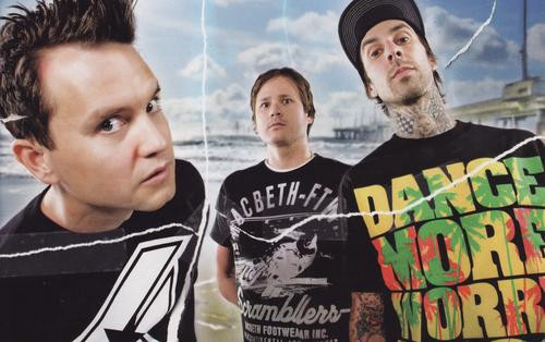 supjustin: Blink-182 will be performing on Jimmy Kimmel Live next Monday. 
