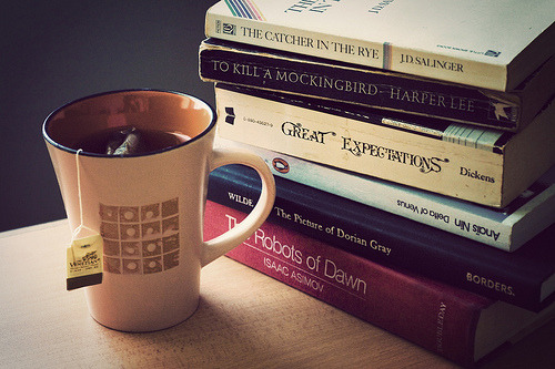  bookworm &amp; tea junkie (by static_pulse00) 