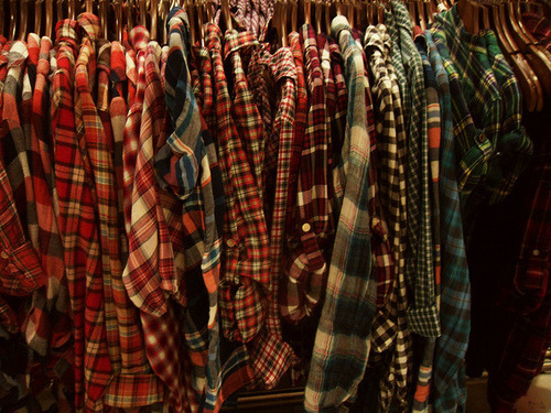 immalittlepawn: padamoosen: Must. Have. All of the plaid shirts.