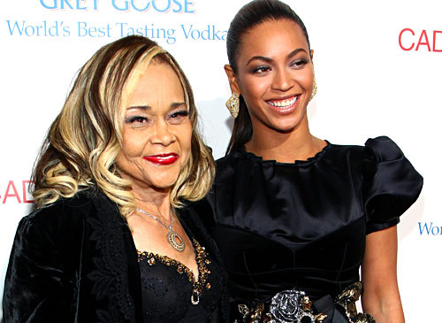 audio-rehab: Beyoncé Remembers Etta James It’s no secret that Etta James inspired a generation of vocalists. One of her most famous fans, Beyoncé, has issued a statement following the passing of the blues legend. Beyoncé portrayed James in the 2008 film Cadillac Records, for which she was nominated for a Golden Globe, and covered her classic “At Last.”   ‎”This is a huge loss. Etta James was one of the greatest vocalists of our time. I am so fortunate to have met such a queen. Her musical contributions will last a lifetime. Playing Etta James taught me so much about myself, and singing her musicinspired me to be a stronger artist. When she effortlessly opened her mouth, you could hear herpain and triumph. Her deeply emotional way of delivering a song told her story with no filter. She was fearless, and had guts. She will be missed.” May she rest in peace.  
