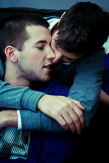 Gay Couples Kissing 113