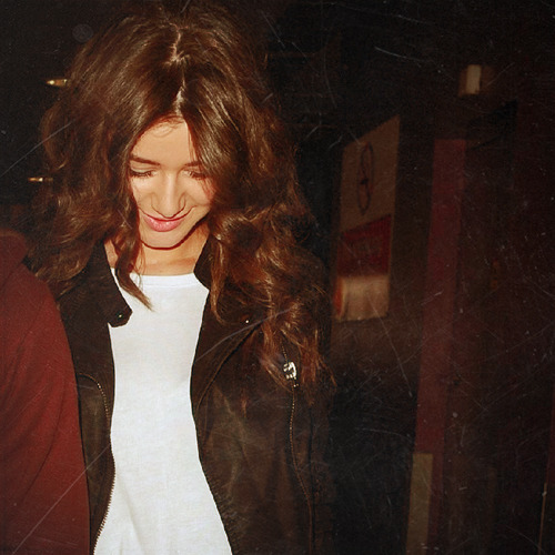 ellybellycalder: When You Smile At The Ground It Ain’t Hard To Tell You Don’t Know Oh Oh You Don’t Know You’re Beautiful :) 
