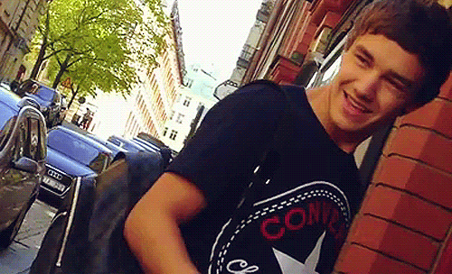 paynes-bitch: guydirectioners: “Hey babe.” the wink. the FUCKING WINK 
