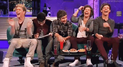 phenominialler-1d-love: awkwardturtles-onedirectioner: nialler clapping like a special seal zayn slightly disoriented liam shocked but amused harry also clapping like a seal louis being gay BUT THE TWO HOMOSEXUAL’S LEGS GOING UP AT THE SAME TIME OMG CUTE GAYS reblogging soley for these comments! ^^ 