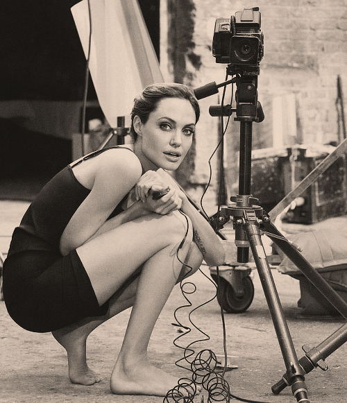 5/100 photos of Angelina Jolie 