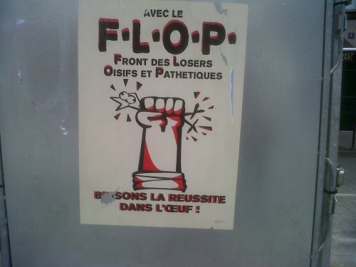 Ce n’est pas une vraie affiche de campagne, mais comme vous avez été plusieurs à me l’envoyer… je cède ! :)Dans le 10è arrondissement de Paris ;)