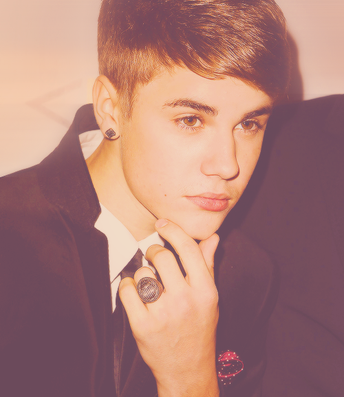 18/18 ♥ pictures of Justin Bieber.