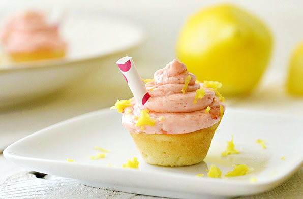  Mini Strawberry Lemonade Cupcakes 
