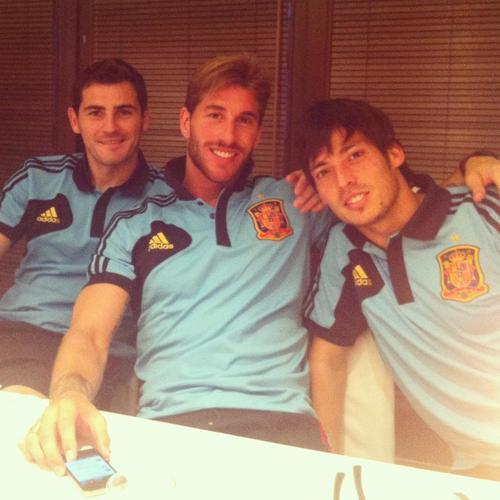 sergio, you are still lovely without your beautiful hair iker, you are my first football love, but david silva &lt;3