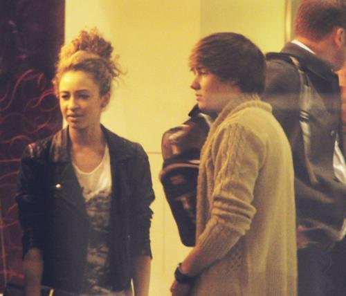 danielleeleanorstyle :Danielle and Liam around X-Factor time (Liam’s hair tho) Jacket - Topshop - Exact (This site is in German, but use Google Chrome to translate it) Shirt - This is an alternative, as her top in the picture is too blurry/undefined Send in requests!
