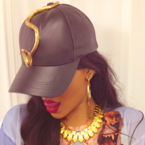 strangersneedlove: Im gonna go on a date with Rihanna before I die… bet. 