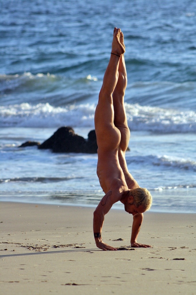 Nude Teen Handstand Pic 32