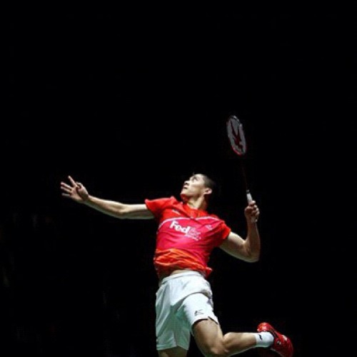 how to hit a powerful smash in badminton