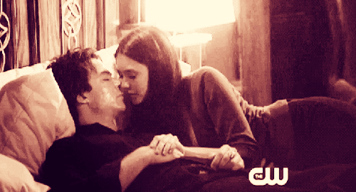 Damon und elena kiss
