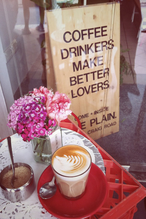 motivationforabetterlife: haha love coffee 