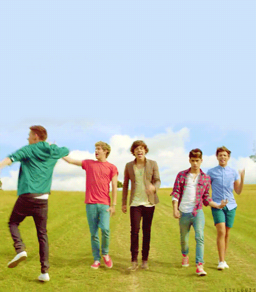willyoubetheharrytomylouisalways: Favorite parts of this gif: Harry being Harry, Niall being Jesus, Zayn performing his “swag walk, ” Louis’s shorts, and Liam twirling like a child. So basically, all of it 