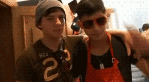 (S) One Direction’s Bromance Challenge: Zouis gif (5) 