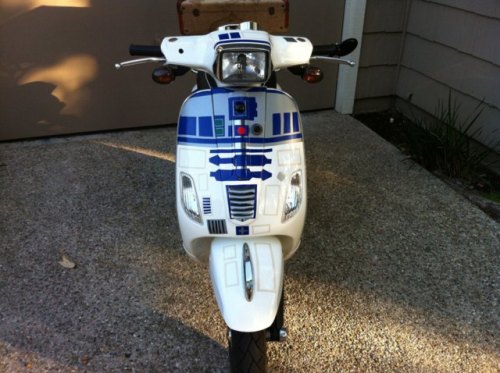 Would Ride (On The Sidewalk): An R2-D2 Themed Vespa | Geekologie