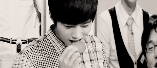 You even look hot while you’re eating. Damn you. - Admin B.