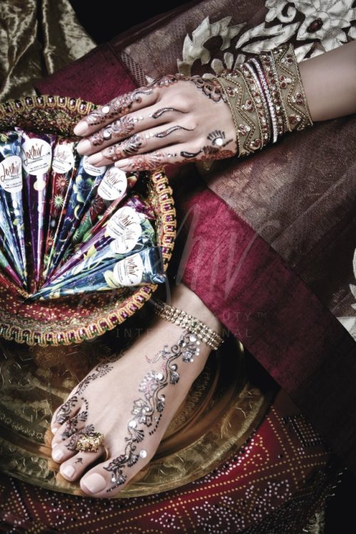 2013 - باريسأزياء هندية رائعة 1الساري والفساتين الهندية للمحجبةموديلات هندية