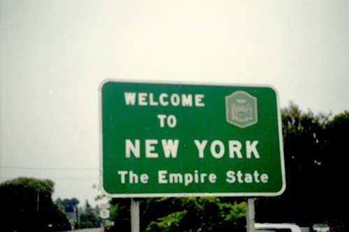 cuteys: sassyboyfriend: it sucks here dont come are you joking new york is great